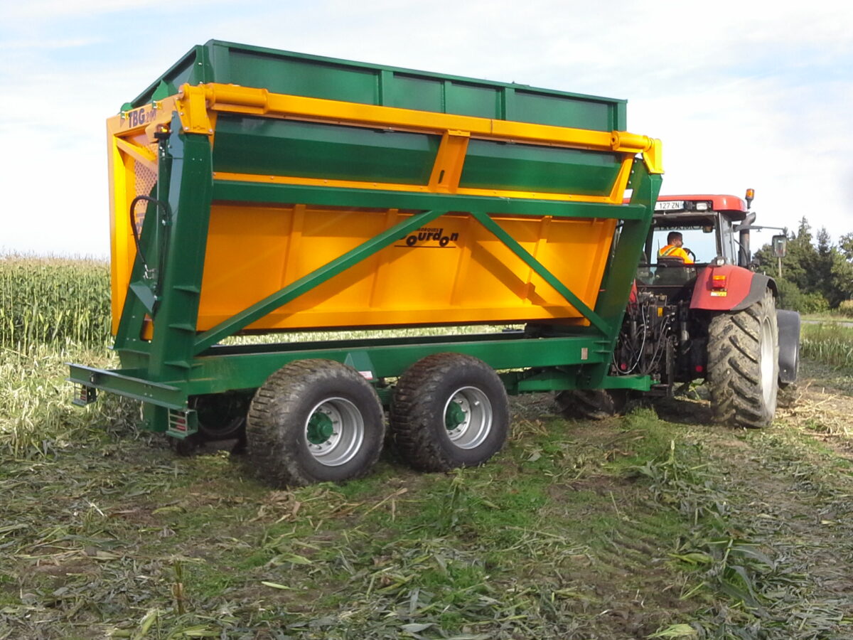 Transbordeur à déversement latéral